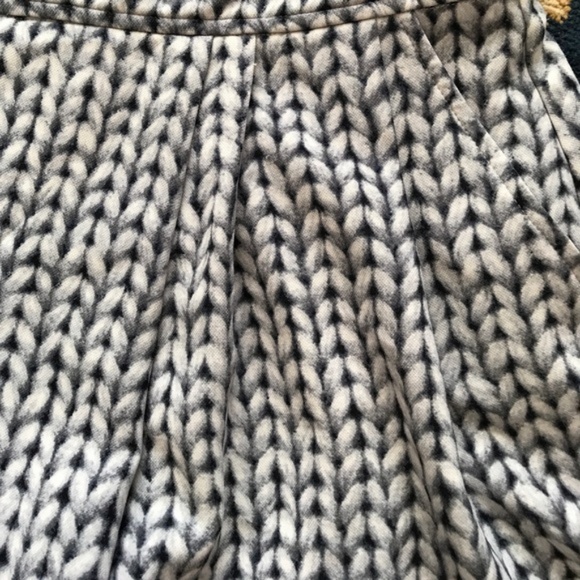 Banana Rep Yarn Printed Trompe L'oeil Shorts Pleat - Picture 4 of 6